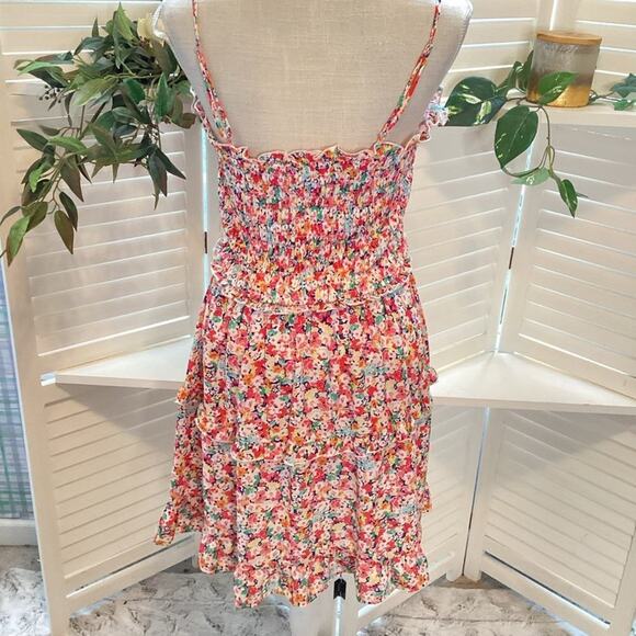 JESSICA SIMPSON NWOT MULTI COLOR FLORAL WITH SMOCKING SIZE LARGE - Picture 3 of 7